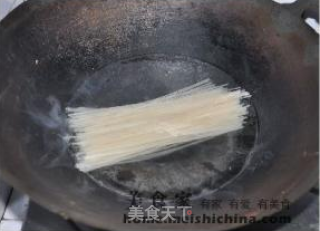 和湖南牛肉粉媲美的早餐米粉的做法步骤：4