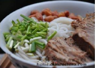 和湖南牛肉粉媲美的早餐米粉的做法步骤：8
