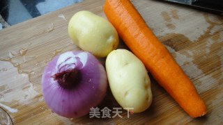 [飞禽走兽]奶香十足的----白咖喱土豆鸡肉的做法步骤：2