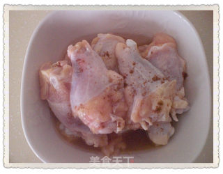 鸡腿饭的做法步骤：1