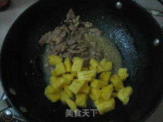 【飞禽走兽】菠萝炒肉的做法步骤：6