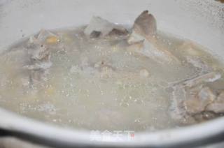 [飞禽走兽篇]－－豆瓜骨头汤的做法步骤：2