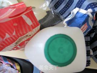 边解馋边养生—芝麻奶黄包的做法步骤：1