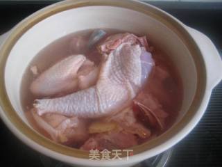 峨参草鸡煲的做法步骤：4