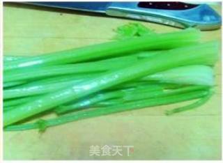 牛肉芹菜炒饭的做法步骤：2