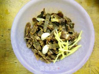 猪肉干焖白萝卜的做法步骤：3