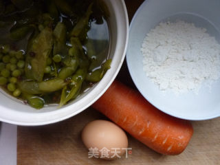 胡萝卜豌豆饼的做法步骤：1
