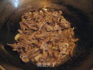 【飞禽走兽】茭白炒肥肠的做法步骤：3