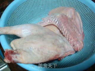 【飞禽走兽】五味鸭的做法步骤：1