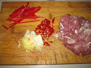 【飞禽走兽】榨菜肉丝的做法步骤：2