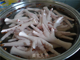 陈醋鸡脚的做法步骤：2
