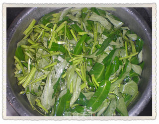 蒜香空心菜的做法步骤：1