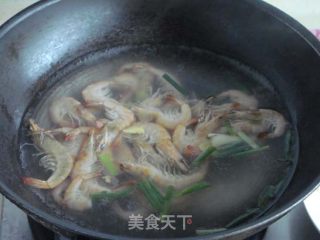 原汁原味---白灼虾的做法步骤：4
