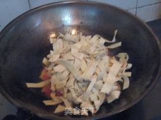 西红柿炒千张的做法步骤：4
