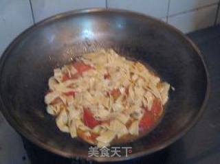西红柿炒千张的做法步骤：6