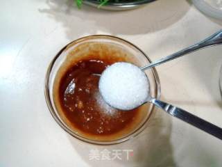 蒜汁麻酱拌苦菊的做法步骤：4