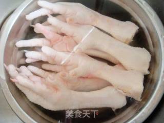 【飞禽走兽】红烧凤爪的做法步骤：2