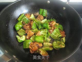 青椒炒草鸡块的做法步骤：7