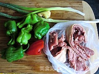【飞禽走兽】---青椒炒护心肉的做法步骤：1