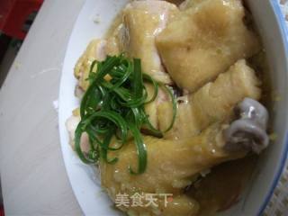 姜葱隔水蒸鸡的做法步骤：5