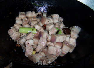 红亮浓郁---腐乳红烧肉的做法步骤：3