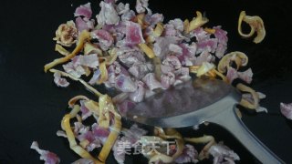 【飞禽走肉】之【猪肉鲜虾粥】的做法步骤：4