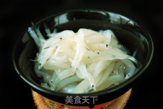 韭菜炒银鱼的做法步骤：2