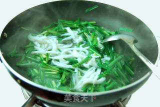 韭菜炒银鱼的做法步骤：8