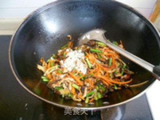 鱼香肉丝的做法步骤：5