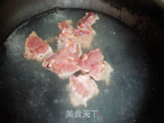 【飞禽走兽】--白果腐竹排骨汤的做法步骤：3