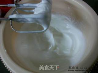 蛋糕体上搞搞新花样@@芝士奶油蛋糕卷的做法步骤：8