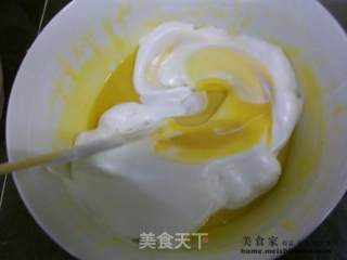 蛋糕体上搞搞新花样@@芝士奶油蛋糕卷的做法步骤：9
