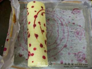 蛋糕体上搞搞新花样@@芝士奶油蛋糕卷的做法步骤：19