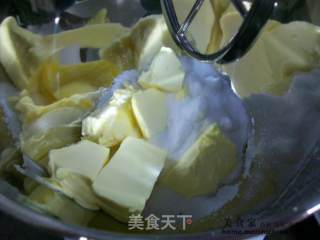 爱上牛油蛋糕@@香浓芝士牛油蛋糕的做法步骤：2