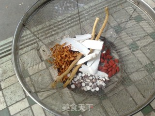 宅男厨房之甘甜鹧鸪汤的做法步骤：1
