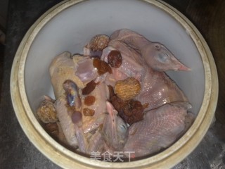 宅男厨房之甘甜鹧鸪汤的做法步骤：3