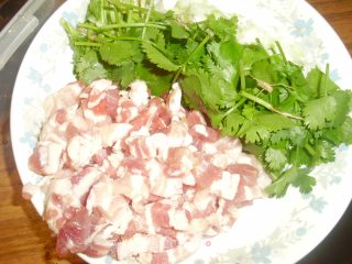 鱼香肉丝的做法步骤：1