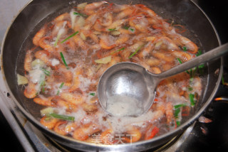 制作最简单的盐水河虾的做法步骤：7