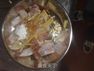 宅男厨房之煎焗皖鱼肉的做法步骤：3