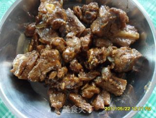 超下饭超简单的红烧排骨的做法步骤：6