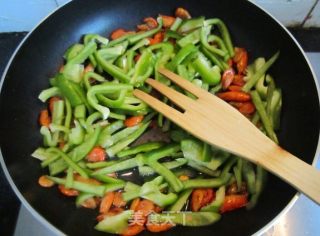 菜椒炒虾米的做法步骤：4
