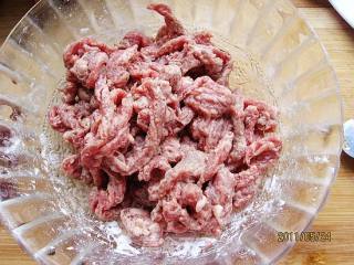 煸牛肉丝的做法步骤：2