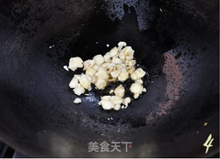 双椒小炒肉（把米酒当料酒用）的做法步骤：4