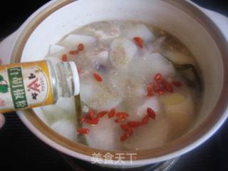 白萝卜枸杞炖羊蹄的做法步骤：8