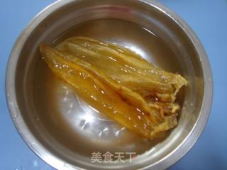【飞禽走兽】枸杞花胶炖鹌鹑的做法步骤：2