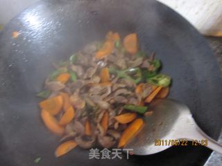 青椒胡萝卜鸡肫的做法步骤：9