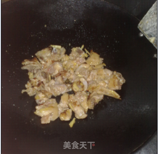 宅男厨房之青椒洋葱炒啫啫鸡的做法步骤：9