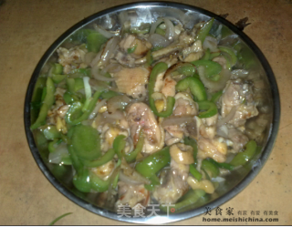 宅男厨房之青椒洋葱炒啫啫鸡的做法步骤：15