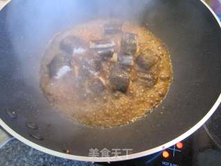 蒜头豆豉焖海鳝的做法步骤：5