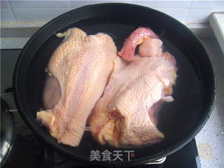 [飞禽走兽]--女人一定要喝的"鸡肉海带汤"的做法步骤：2